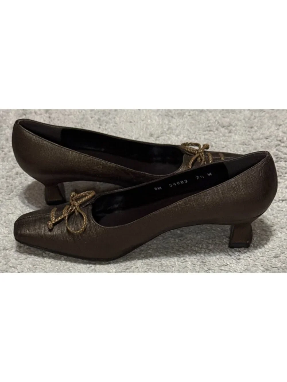 Stuart Weitzman Dark Brown Leather Square-Toe Kitten Heel Pumps 7.5M Bow Accent
